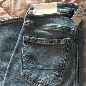 NWT American Eagle Denim Mom Jeans